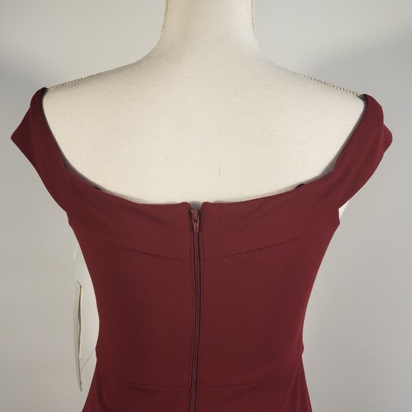 Sequin Hearts Juniors Off-The-Shoulder Shea Malbec - Picture 8 of 8